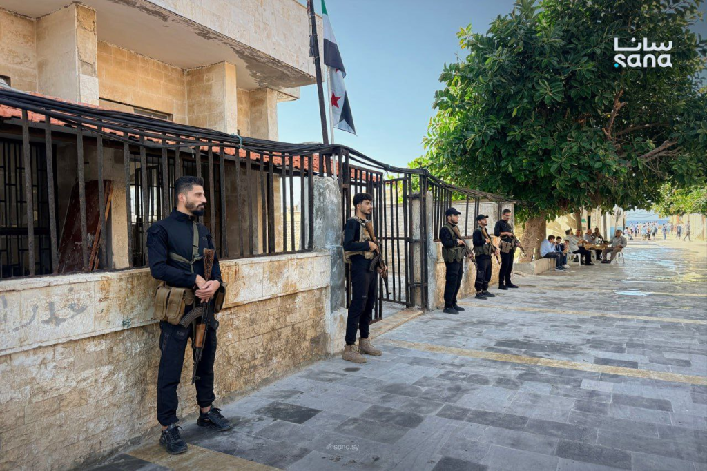 قائد الأمن الداخلي في محافظة طرطوس يفتتح ناحية أرواد