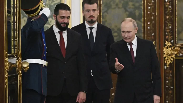 زيارة الشرع موسكو مصالح سوريا الاستراتيجية: نقطة تحول في التحالف الروسي-السوري 2025 زيارة الشرع موسكو مصالح سوريا