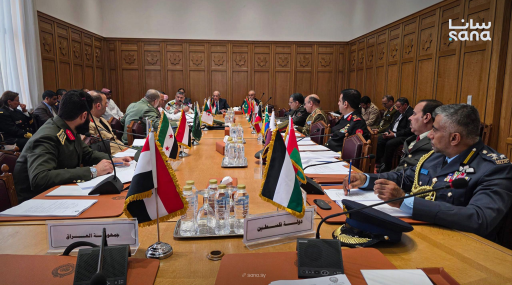 الذكاء الاصطناعي في التدريب العسكري: وفد سوري يشارك بدورة عربية في مصر