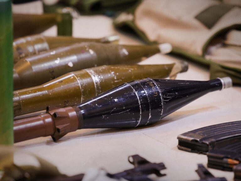 Weapons and ammunition were seized from a well in the Hama countryside.