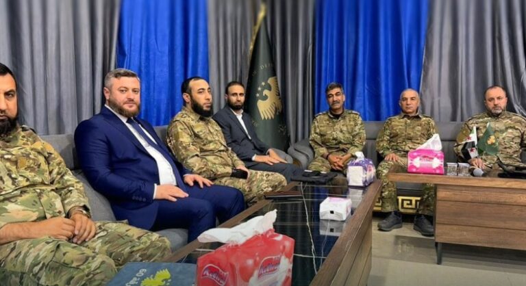 قيادات عسكرية تبحث ملفات الدمج والمعتقلين وفتح المحاكم في الحسكة