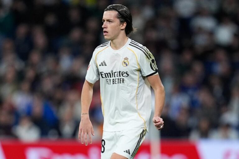 كاريراس يرد على أزمته مع لاعب ريال مدريد وأنباء صفعه
