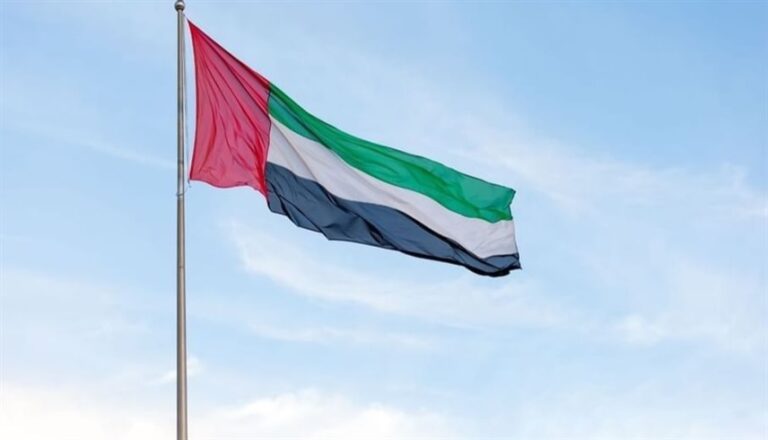 حكام الإمارات يعزون أمير الكويت بوفاة الشيخ عبدالله محمد الجابر الصباح