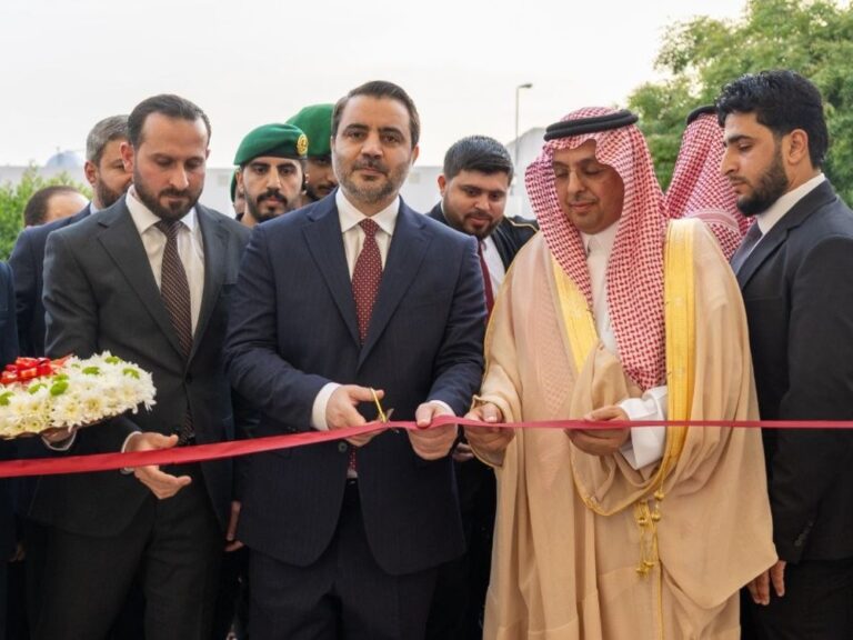 وزير الخارجية يفتتح القنصلية السورية في جدة