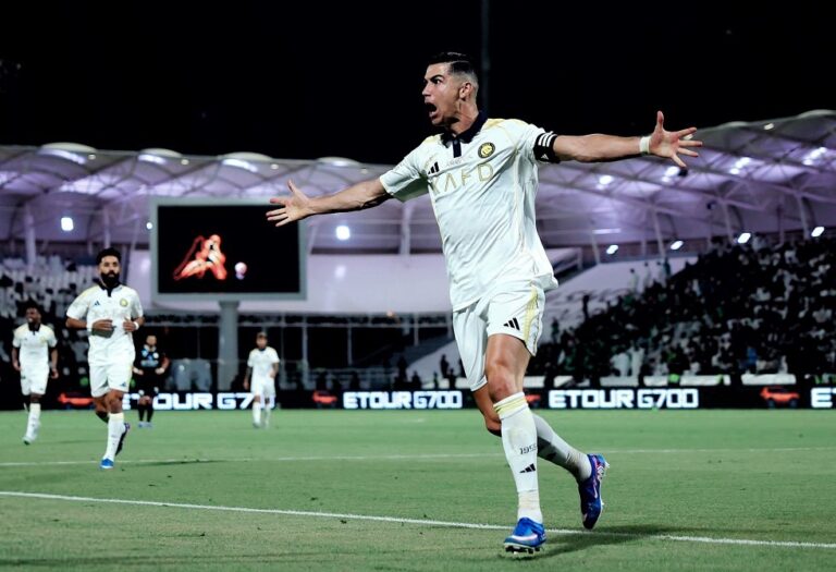 عصفورين بحجر واحد.. رونالدو يسطر التاريخ (فيديو)
