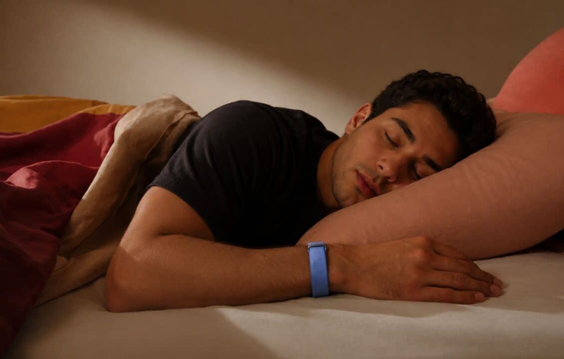 جوجل تكشف عن Fitbit Air.. سوار ذكي بلا شاشة مدعوم بالذكاء الاصطناعي