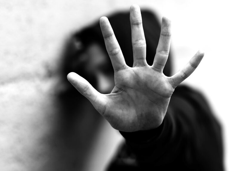 اتهام لاعبة كرة  قدم صاعدة باغتصاب مراهق عدة مرات
