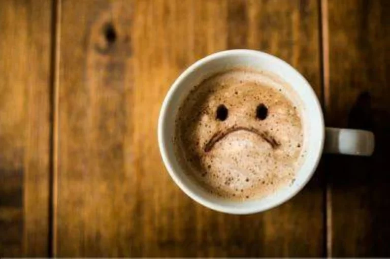 تدمّر صحتك.. 5 عادات في شرب القهوة يحذّر منها خبراء التغذية