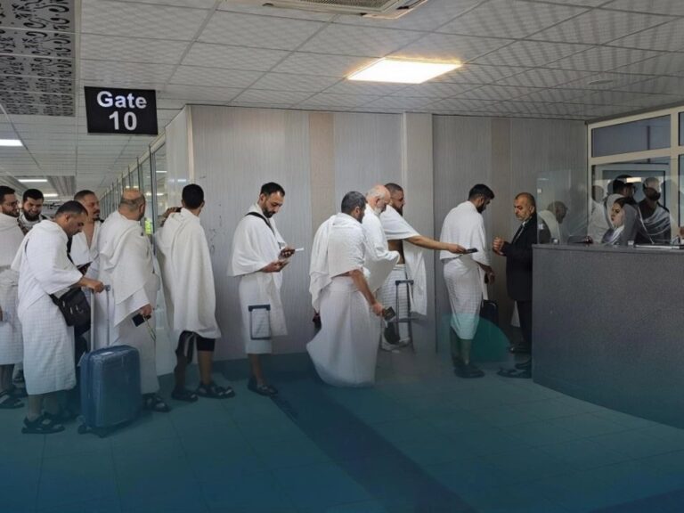 انطلاق أولى دفعات حجاج بيت الله من مطار دمشق إلى الأراضي المقدسة