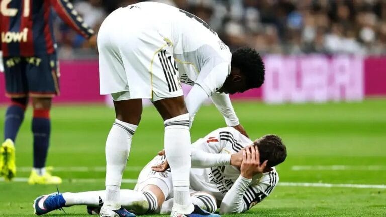 بعد حادثة مشاجرة فالفيردي وعقوبة "الملكي".. أول تعليق من تشواميني (صورة)