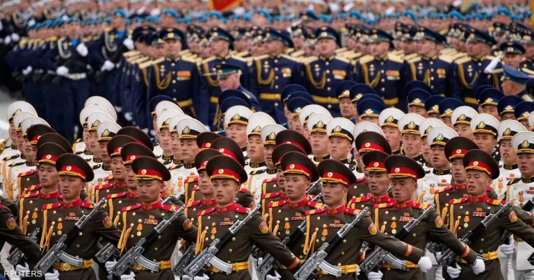 جنود من كوريا الشمالية في عرض عسكري روسي.. وبوتين يشكر قائدهم