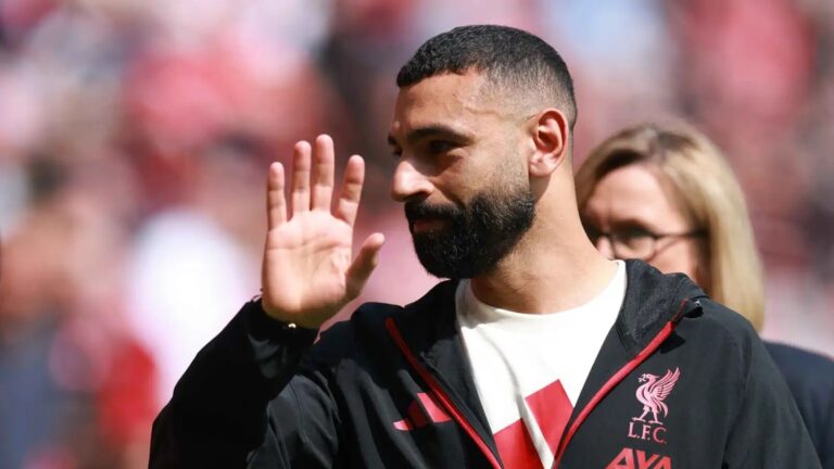 بأجوبة سريعة.. محمد صلاح يكشف كواليس مهمة في حياته (فيديو)