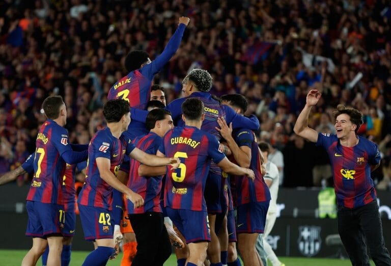 برشلونة يهزم ريال مدريد في "الكلاسيكو" ويحسم لقب الدوري (فيديو)