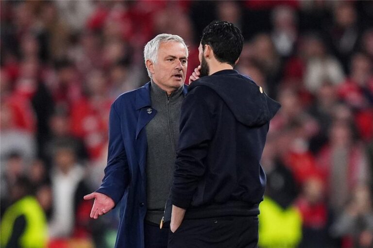 "تصريحاته غير واقعية".. رومانو يحسم جدل مفاوضات ريال مدريد مع مورينيو