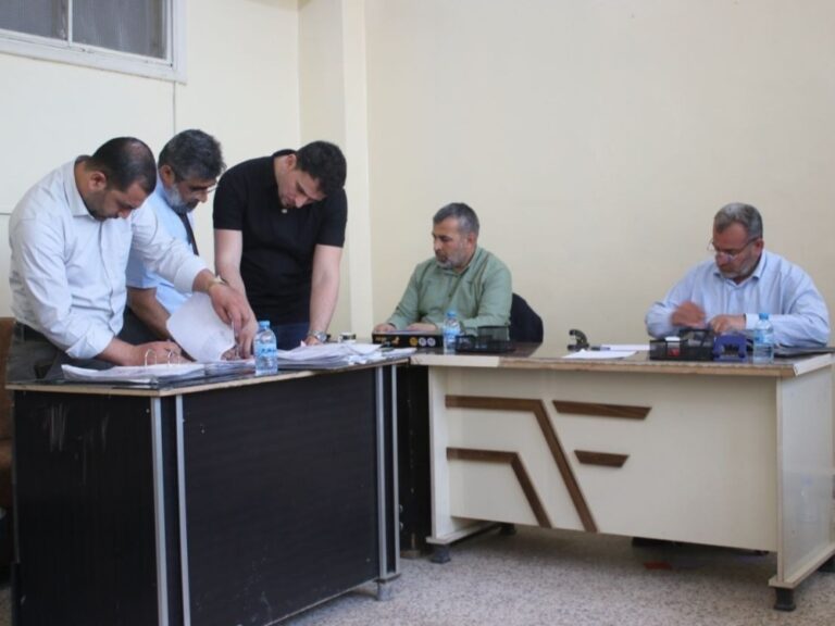 في إطار الدمج.. لجنة وزارية تباشر مراجعة ملفات المعلمين في المناطق الشرقية