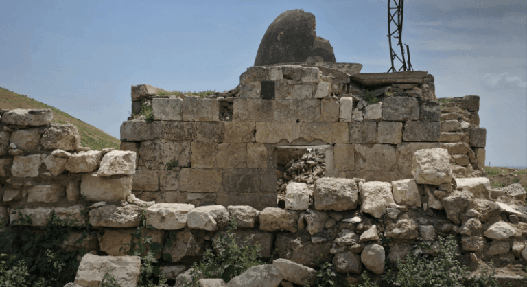 بعد أعمال تنقيب غير شرعية.. آثار حلب توثق أضراراً في موقع العيس الأثري
