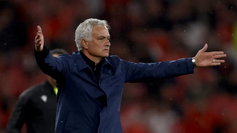 مورينيو يطير إلى لندن وسط اهتمام ريال مدريد.. فما القصة؟ | كووورة kooora logo