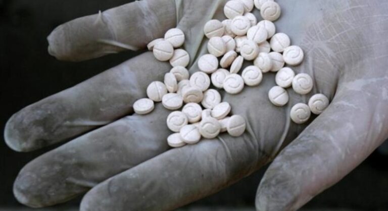 دراسة: سوريا تتحوّل من مصنع رئيسي للكبتاغون إلى ممر لتهريب المخدّرات