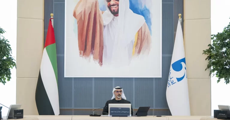 خلال ترؤسه اجتماع اللجنة التنفيذية لمجلس إدارة "أدنوك".. ولي عهد أبوظبي يوجّه بتسريع مشروع "غرب–شرق 1" لمضاعفة السعة التصديرية لـ"أدنوك"