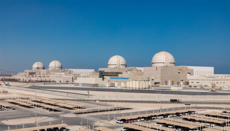 الإمارات تدين الاستهداف الإرهابي للمنطقة المحيطة بمحطة براكة الإمارات تدين الاستهداف الإرهابي للمنطقة المحيطة بمحطة براكة