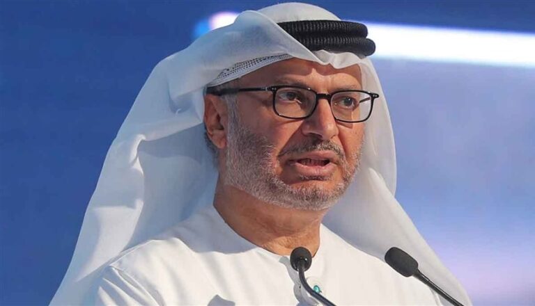 قرقاش: الاستهداف الإرهابي لمحطة براكة استهتار إجرامي بأرواح المدنيين في الإمارات ومحيطها قرقاش: الاستهداف الإرهابي لمحطة براكة استهتار إجرامي بأرواح المدنيين في الإمارات ومحيطها