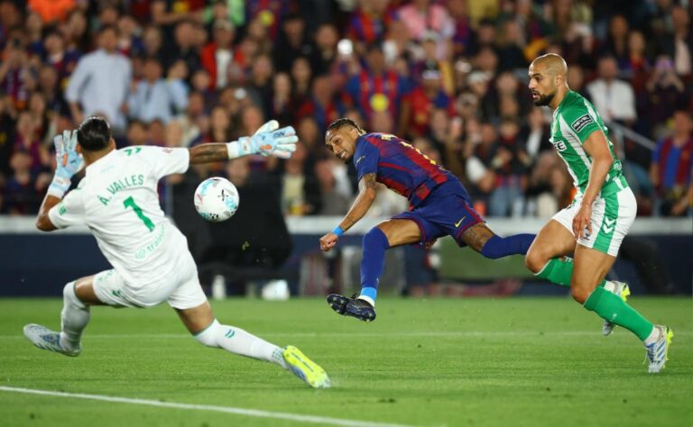 فيديو | ليلة وداع ليفاندوفسكي.. برشلونة يفوز على ريال بيتيس بثلاثية في الدوري الإسباني فيديو | ليلة وداع ليفاندوفسكي.. برشلونة يفوز على ريال بيتيس بثلاثية في الدوري الإسباني
