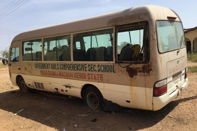 مسؤولون ومنظمة حقوقية في نيجيريا: الهجمات المسلحة الأخيرة على مدارس أسفرت عن فقدان أكثر من 80 طفلا مسؤولون ومنظمة حقوقية في نيجيريا: الهجمات المسلحة الأخيرة على مدارس أسفرت عن فقدان أكثر من 80 طفلا