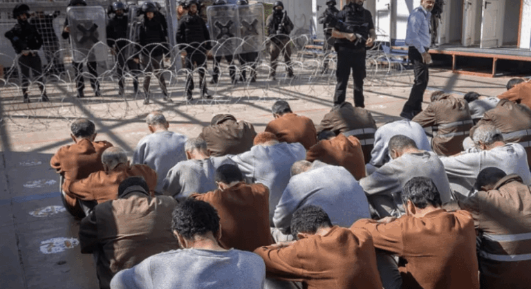 الجيش الإسرائيلي يسمح بتطبيق قانون الإعدام على أسرى فلسطينيين بالضفة الجيش الإسرائيلي يسمح بتطبيق قانون الإعدام على أسرى فلسطينيين بالضفة