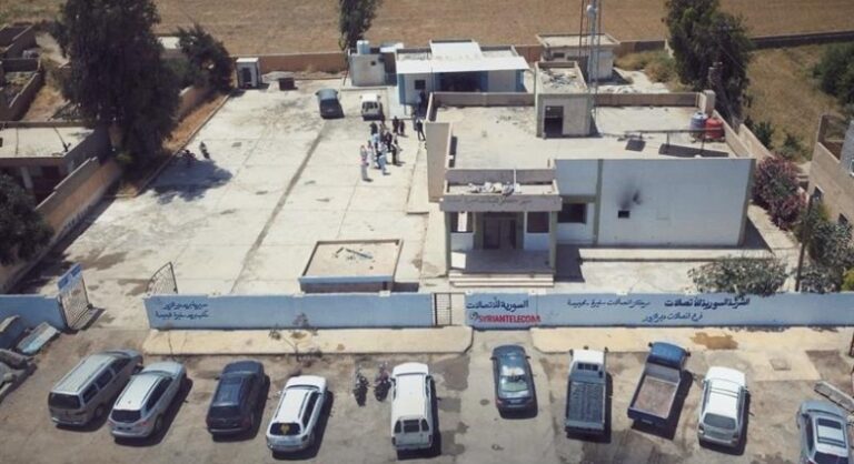 بعد توقّف 14 عاماً.. افتتاح أوّل مركز بريد في منطقة الجزيرة بدير الزور بعد توقّف 14 عاماً.. افتتاح أوّل مركز بريد في منطقة الجزيرة بدير الزور