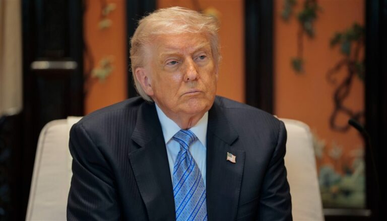 ترامب يرجئ ضرب إيران.. ويتوعد بـ”هجوم شامل” ترامب يرجئ ضرب إيران.. ويتوعد بـ"هجوم شامل"