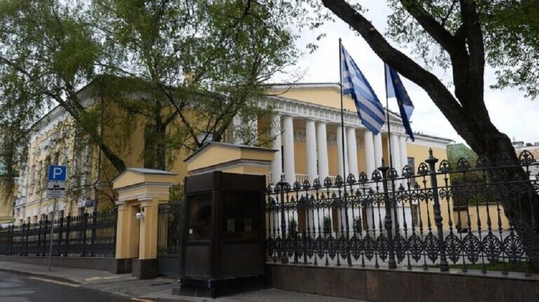 تحقيق أوروبي بشبهة فساد خلال استخدام اليونان أموالا أوروبية لبناء مراكز إيواء للمهاجرين