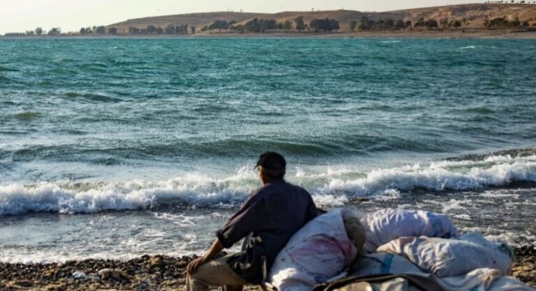 ضبط أجهزة صعق.. حملة لمكافحة الصيد الجائر في دير الزور ضبط أجهزة صعق.. حملة لمكافحة الصيد الجائر في دير الزور