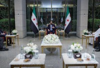 الرئيس أحمد الشرع يلتقي مثقفين وشعراء عرب على هامش معرض دمشق الدولي للكتاب - 16-02-2026 (سانا)