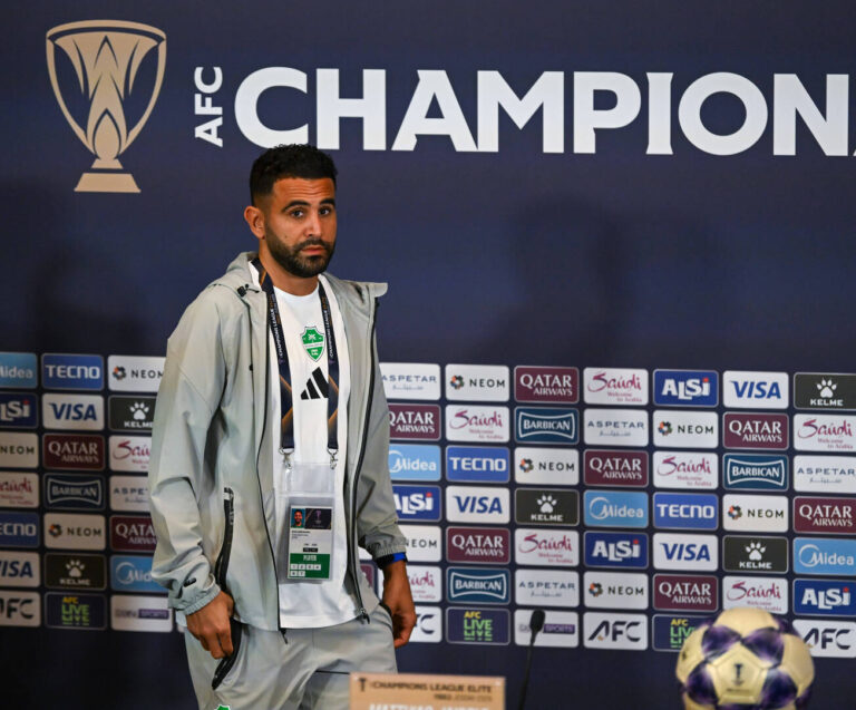 محرز يرد على شائعات الرحيل ويكشف موقفه النهائي من الأهلي السعودي محرز يرد على شائعات الرحيل ويكشف موقفه النهائي من الأهلي السعودي