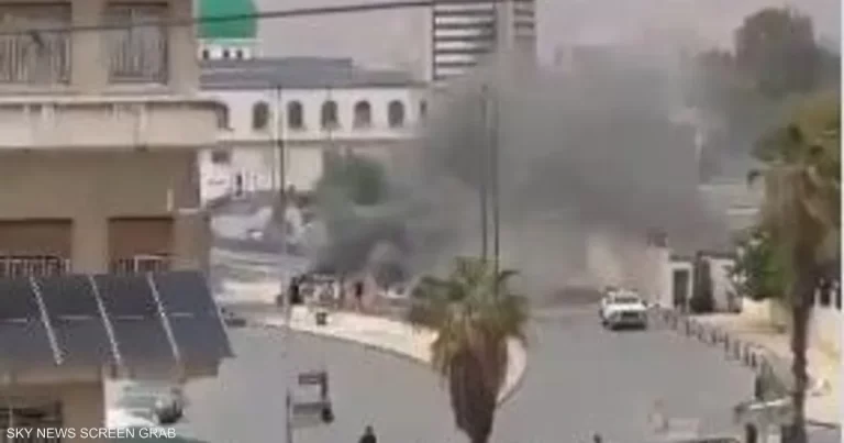 انفجار سيارة مفخخة في دمشق يسفر عن قتيل وجرحى وسط تصاعد التوترات الأمنية فيديو.. قتيل ومصابون بانفجار سيارة مفخخة في دمشق