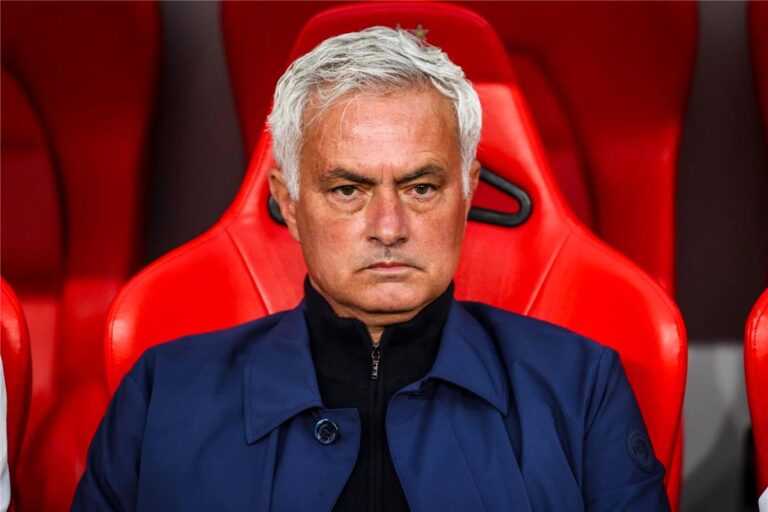 من سيكون خلف جوزيه مورينيو في ريال مدريد؟ اكتشافات آس تكشف التفاصيل! "لا مساس بهم".. آس تكشف هوية طاقم جوزيه مورينيو في ريال مدريد