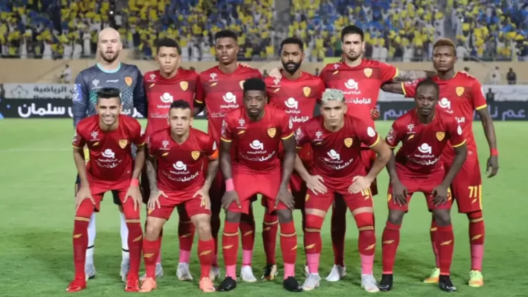 كواليس نارية.. لماذا يطالب هاجدوك سبليت بإنهاء عقد ألمينا مع القادسية السعودي؟