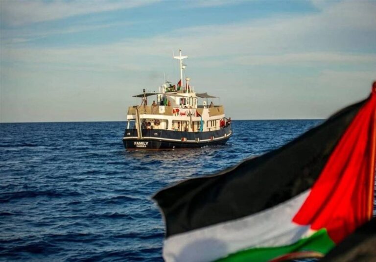 قرصنة الصهاينة البحرية؛ احتجاز أسطول الصمود وعلى متنه 430 ناشطاً داعماً لفلسطين