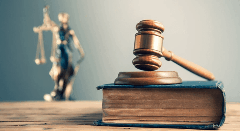 استعادة الثقة في سوريا: القوانين الجديدة وثImpactاتها على المرحلة المقبلة سوريا واستعادة الثقة.. هل تكفي القوانين لبناء مرحلة جديدة؟