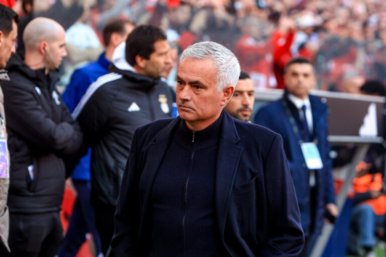 مورينيو يعود لريال مدريد: هل يتحقق الحلم بالبطولات من جديد؟ عودة مثيرة.. مورينيو يفتح فصلا جديدا مع ريال مدريد