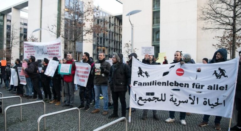 أغلبية طلبات “لم الشمل” في ألمانيا لا تخص اللاجئين حسب الأرقام الحكومية أرقام حكومية: معظم حالات "لم الشمل" في ألمانيا لا تتعلق باللاجئين
