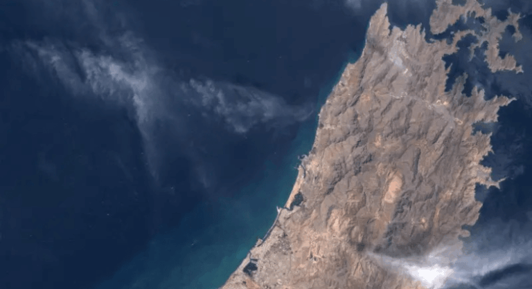 الإمارات ترد بقوة على تصريحات إيران حول مضيق هرمز وتأثيراتها الإقليمية "أضغاث أحلام".. الإمارات ترد على إعلان إيراني بشأن مضيق هرمز