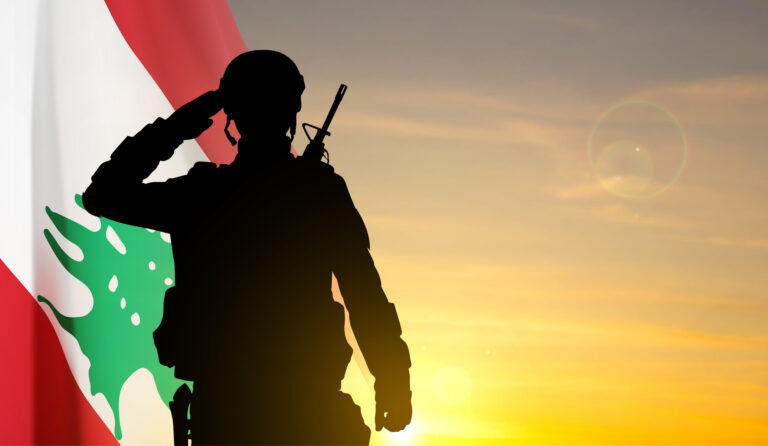 الجيش اللبناني ينفي تسريب معلومات ويؤكد انضباط قواته وسط توترات إقليمية الجيش اللبناني: ننفي علمنا بقضية التسريب الاستخباراتية عبر القنوات المعتمدة ونؤكد انضباط ضباطنا