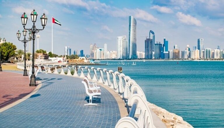 درجات الحرارة في الإمارات تنخفض مع اقتراب تغييرات مناخية ملحوظة طقس الإمارات.. انخفاض في درجات الحرارة غداً السبت