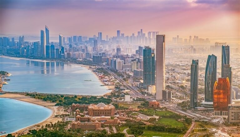 يعكس قوة الاقتصاد.. 6.66 تريليون درهم تحويلات عبر النظام المالي الإماراتي خلال 3 أشهر