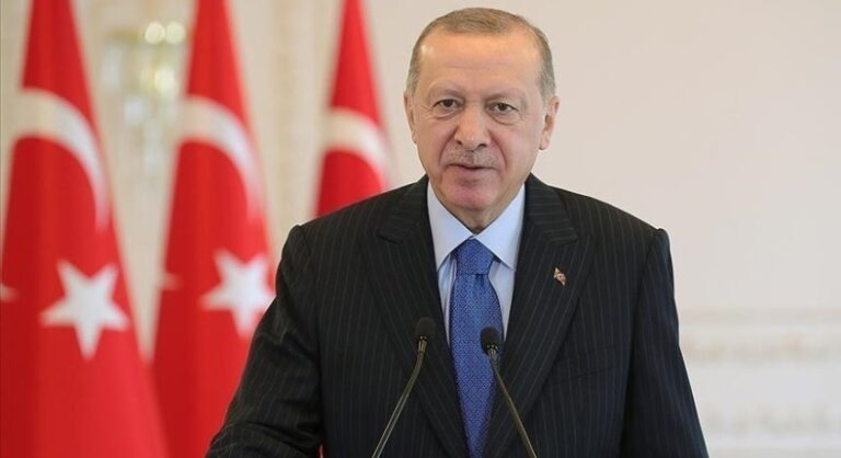 أردوغان يؤكد استمرار التعاون مع سوريا في صناعة النفط والتعدين أردوغان: نواصل العمل مع سوريا في مجالي النفط والتعدين
