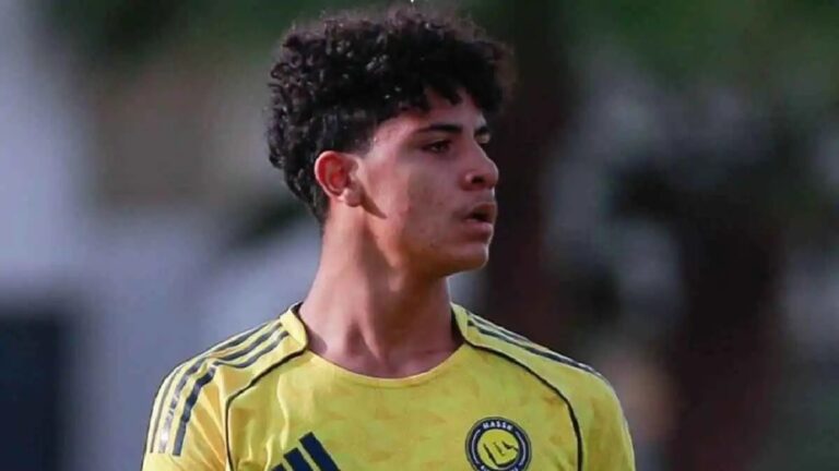 غياب كريستيانو جونيور عن تتويج رونالدو: هل يثير التساؤلات حول الموقف؟ ما سبب غياب كريستيانو جونيور عن حضور مراسم تتويج رونالدو والنصر السعودي؟ (فيديو)
