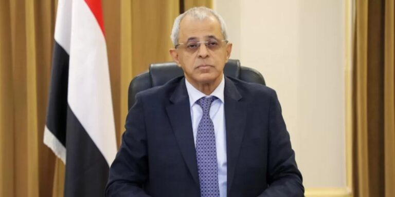 الخلافات مع الإمارات “مؤقتة” وفق نائب وزير الخارجية اليمني وتجنب التصعيد نائب وزير الخارجية اليمني: الخلافات مع الإمارات "مؤقتة" ولا نسعى إلى تصعيدها