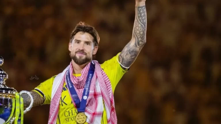 رغم محاولات برشلونة.. "صخرة" النصر يختار البقاء