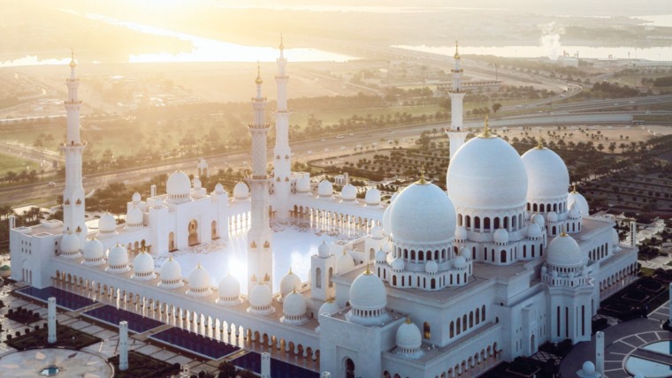 1779603313 25 أبوظبي 2026 تزايد السياحة الفاخرة وتأثيرها على المشهد الثقافي الإقليمي